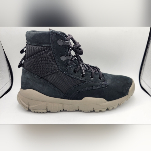 Nike SFB Field 6 Inch Leather Boot 'Black Light Taupe'